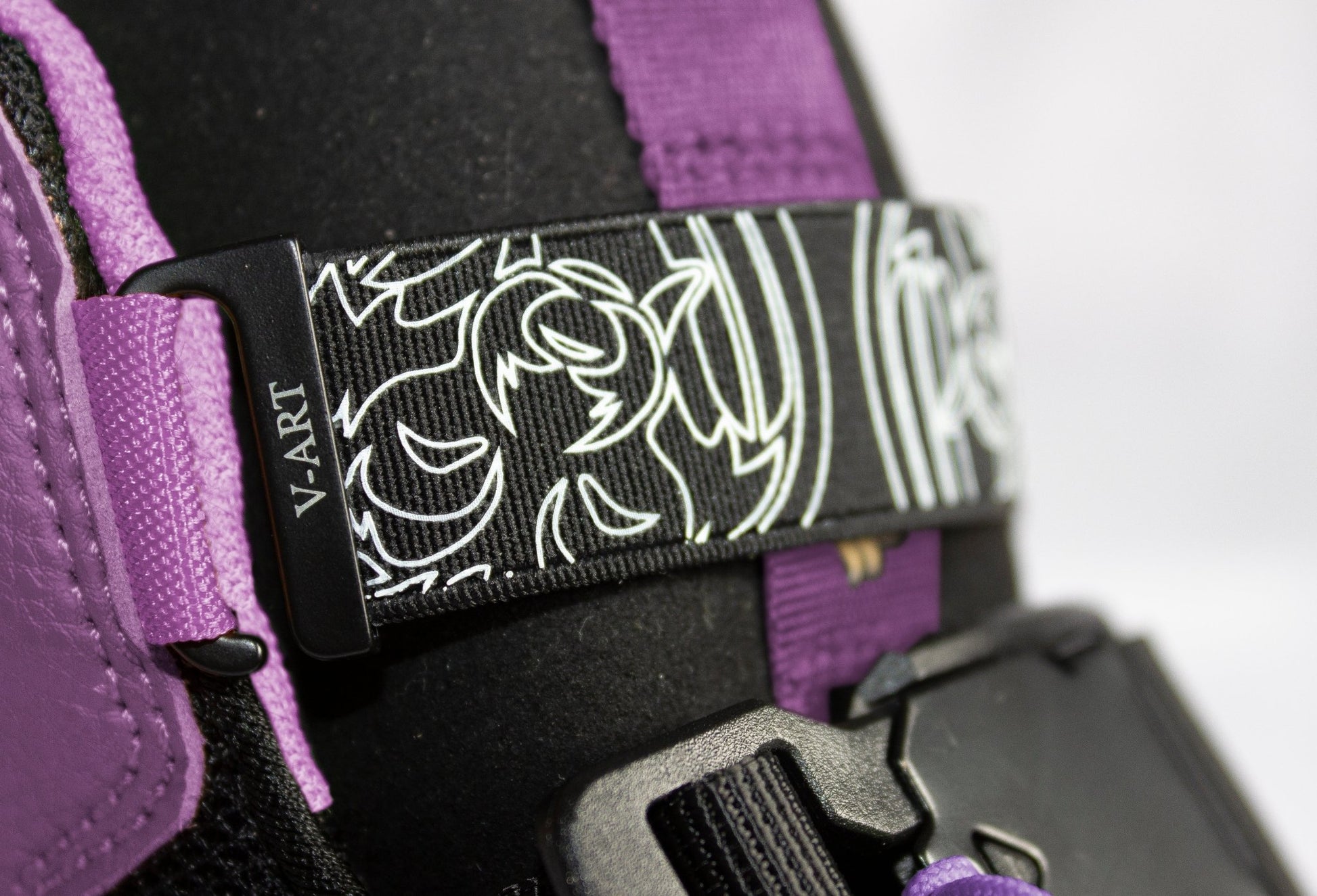 **PRE-ORDER** Wolf Paw V1 - Tiro Purple Shoes